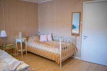Фото номера Четырехместный номер с общей ванной комнатой Отель Saarijärven Ruustinna Oy г. Saarijärvi 9